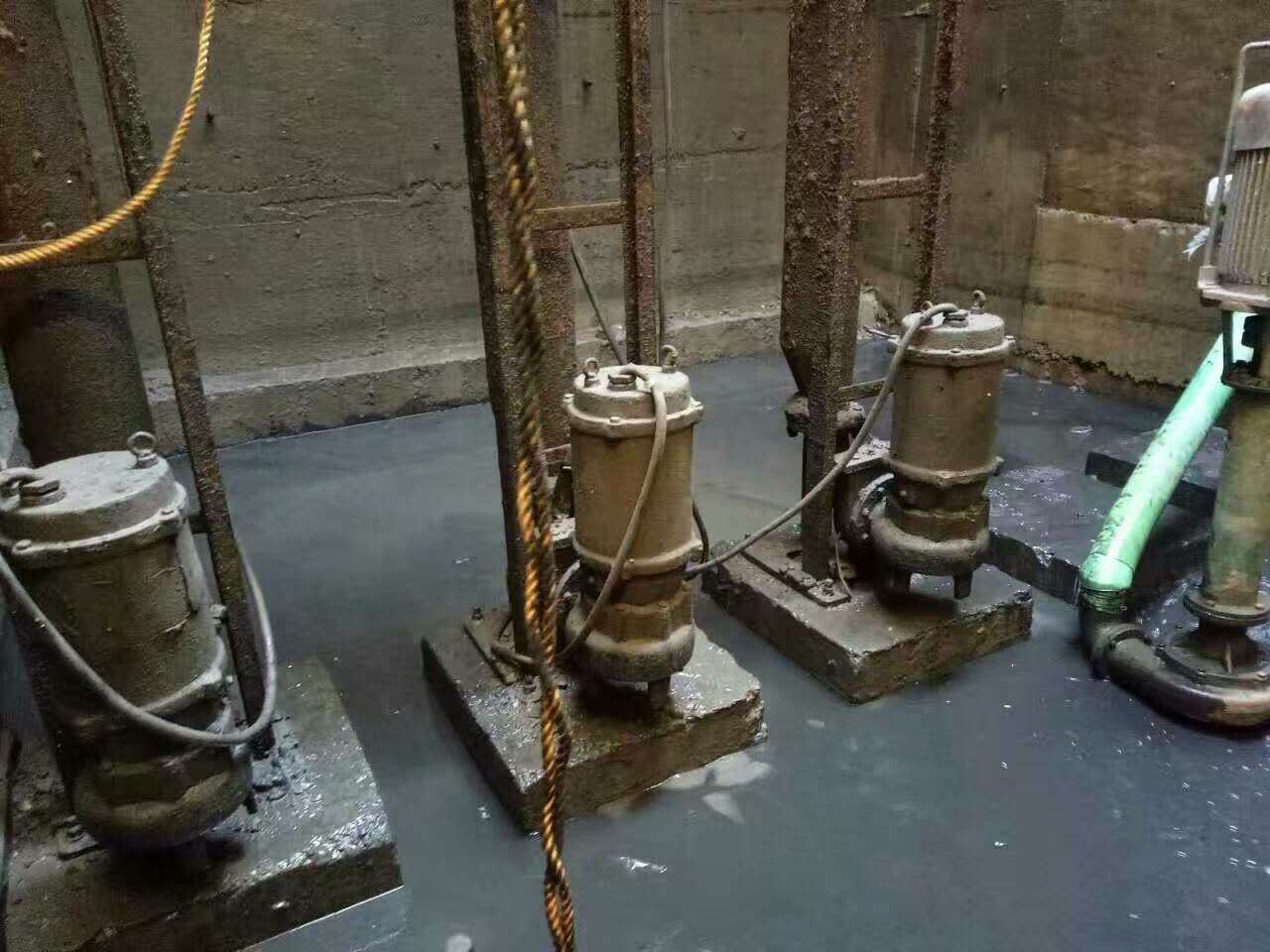 灵寿污水池清理